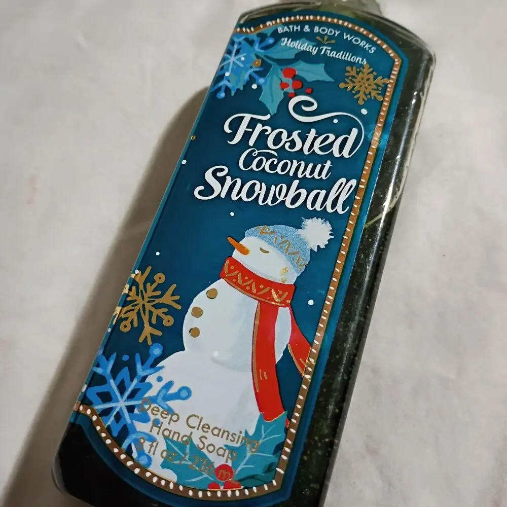 Frosted Coconut Snowball Bath & Body Works 8 fl oz Deep Cleansing Hand Soap NEW
